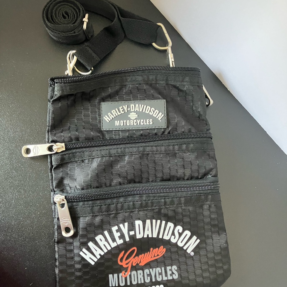 Women’s Harley Davidson Crossbody 3 Zip Bag, Black